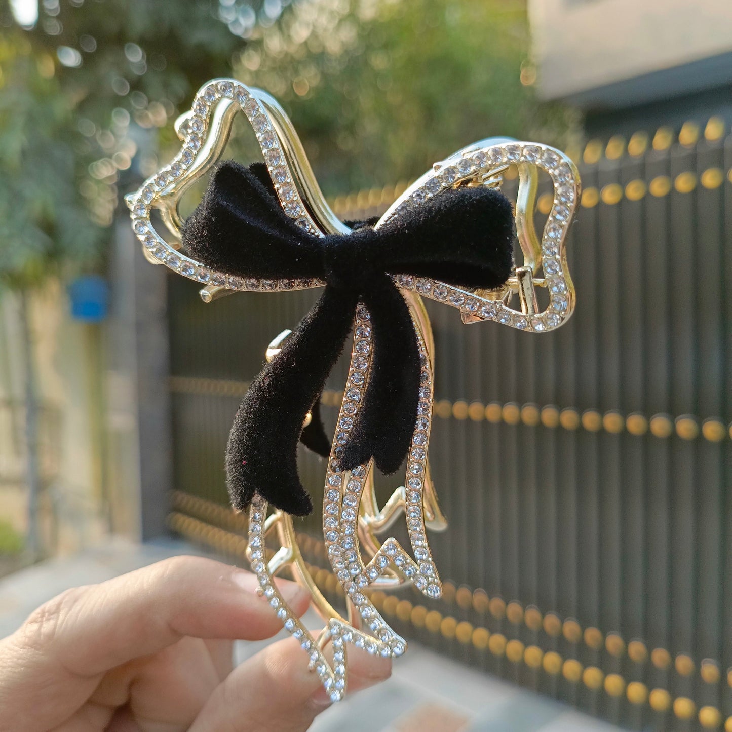 VELVET BOW LARGE HAIR CLIP