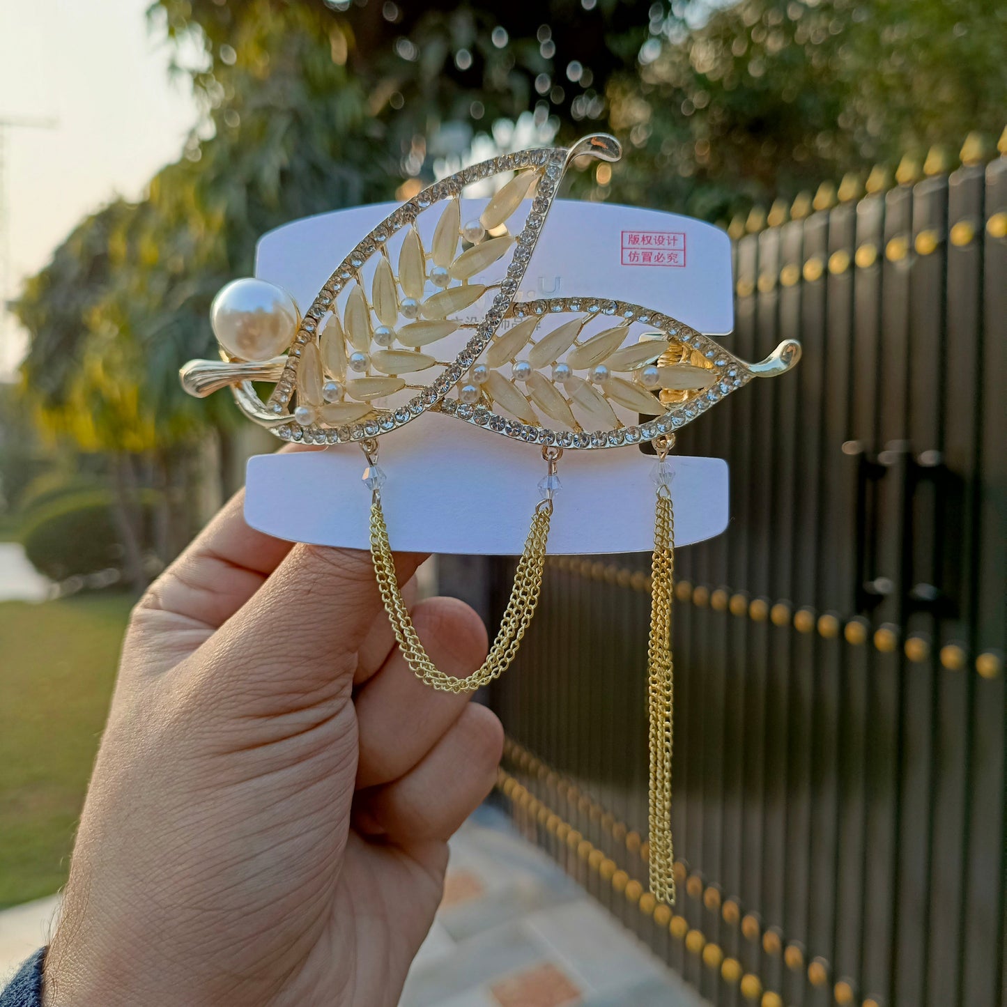 FENGY LEAF DESIGN BANANA HAIR CLIP