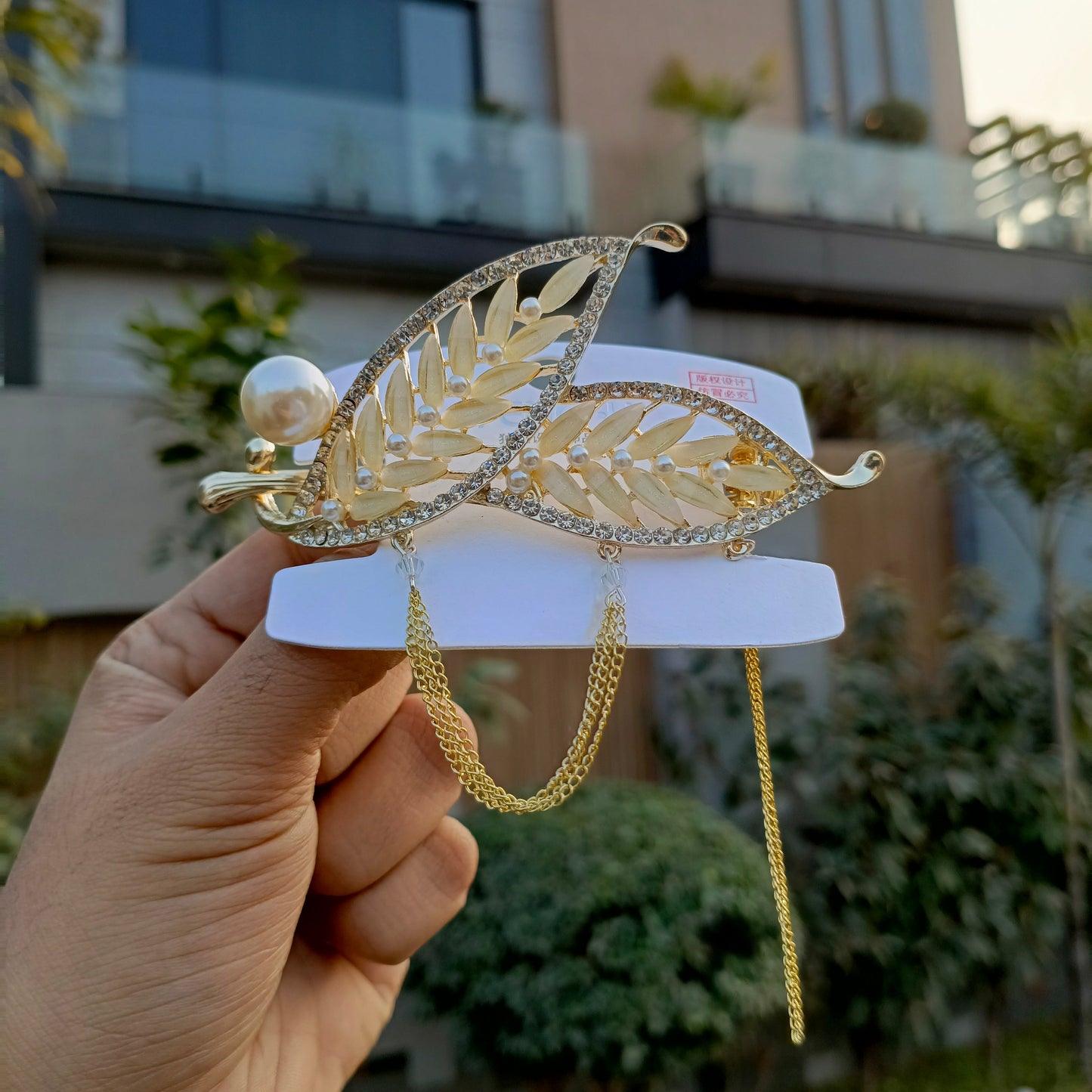 FENGY LEAF DESIGN BANANA HAIR CLIP