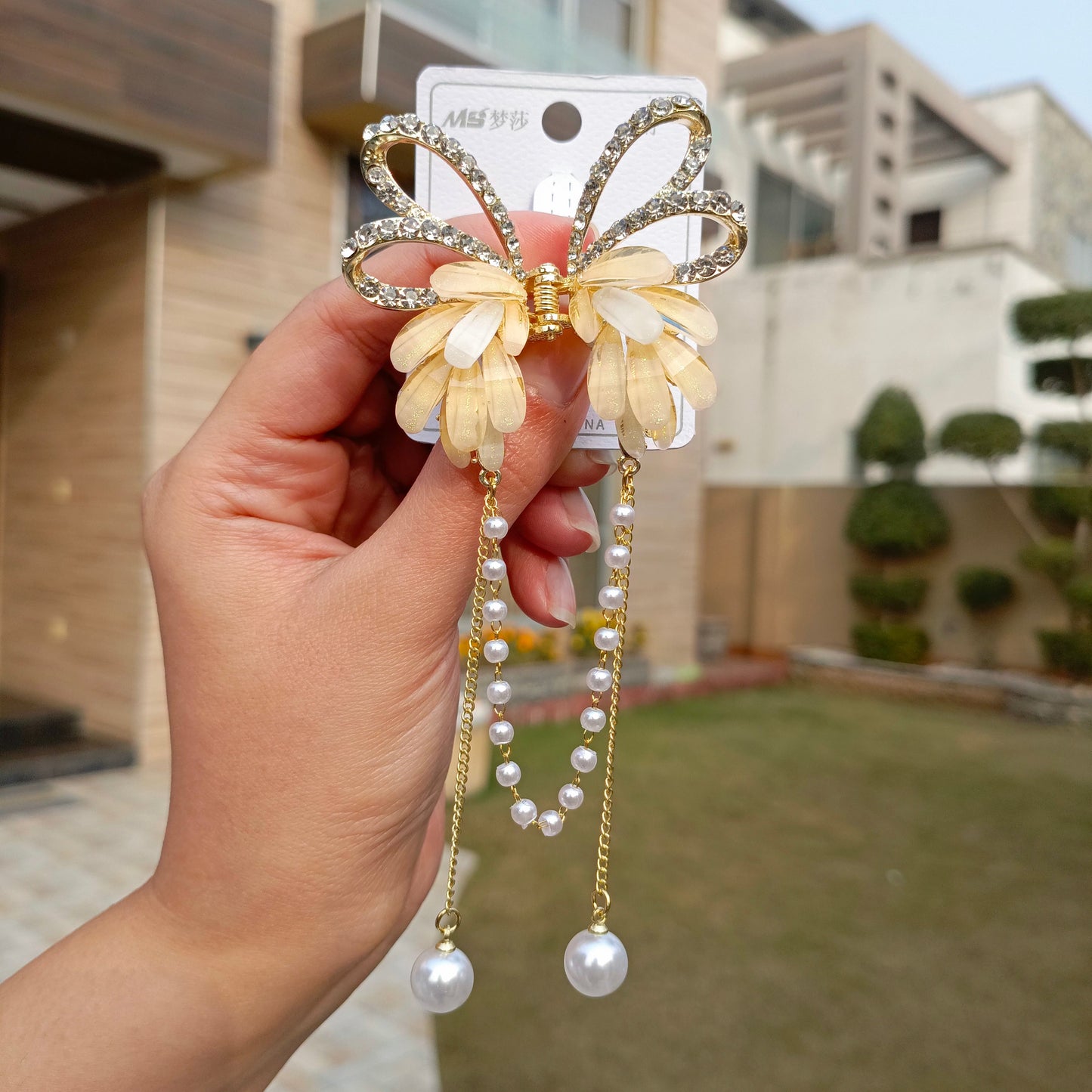 MS BOW DESIGN HAIR CLIP